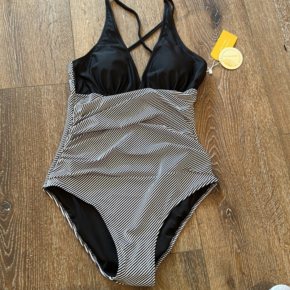 Tournesol one piece swimming suits size M